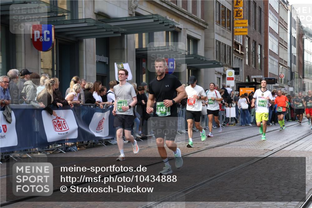 13.09.2026 - 21. swb-Marathon Bremen Strokosch-Dieckow http://msf.ph/oto/10434888 13.09.2026 13:13:33 Ziel 524, 670, 683, 1704, 1707, 1937, 2422, 2701, 2824, 3236, 3413, 5443, 5593, 5610, 6451, 7210, 7283, 7707, 9426, 9635, 9884, 10105, 13099, 280, 621, 779, 2130, 2360, 2401, 2767, 2882, 2962, 3566, 5345, 6038, 6394, 6407, 7493, 8197, 8464, 8477, 8568, 8840, 8963, 9442 meine-sportfotos.de