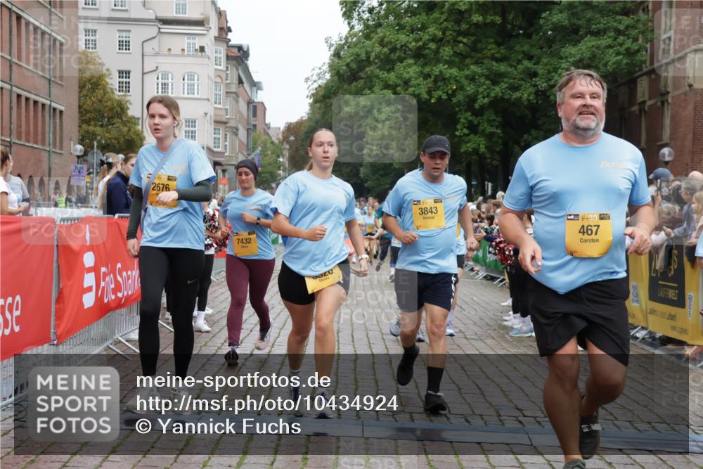 13.09.2026 - Kiel Lauf Yannick Fuchs http://msf.ph/oto/10434924 13.09.2026 09:48:40 Ziel 467, 1731, 2676, 3509, 3843, 5784, 6239, 7071, 7432, 7448, 8455, 9382, 9384, 10458, 10729, 10961, 11054, 11694, 872, 1047, 1227, 1493, 1976, 2656, 2671, 2943, 2970, 4219, 4350, 5185, 5518, 5825, 6464, 7070, 7247, 7481, 8080, 9755, 10200, 11954, 830, 1547, 2047, 2663, 2852, 2921, 3418, 3550, 4961, 6065, 6362, 6593, 9058, 9209, 9219, 9691, 10092, 11184, 11294, 12614, 122, 366, 1227, 1713, 4288, 4467, 4710, 6242, 7070, 7258, 9694 meine-sportfotos.de