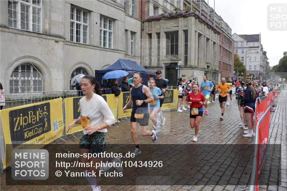 13.09.2026 - Kiel Lauf Yannick Fuchs http://msf.ph/oto/10434926 13.09.2026 11:45:01 Ziel  meine-sportfotos.de