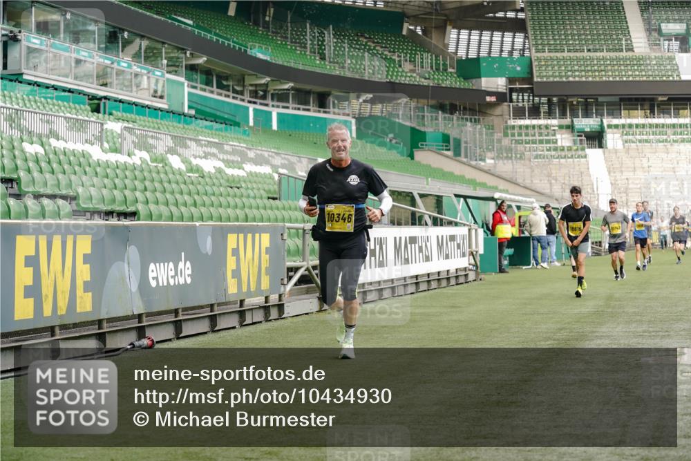 13.09.2026 - 21. swb-Marathon Bremen Michael Burmester http://msf.ph/oto/10434930 13.09.2026 10:25:23 Laufen im Stadion 10143, 10228, 10312, 10328, 10336, 10337, 10342, 10346, 10358, 10398, 10447, 10454, 10456, 10593, 10618, 10632, 10742, 10775, 10806, 10816, 10861, 10972, 10987, 10988, 11019, 11020, 11088, 11108, 11143, 11187, 11201, 11265, 11312, 11375, 11442, 11447, 11468, 11527, 11607, 11615, 11628, 11630, 11632, 11704, 11758, 11779, 11826, 11895, 11948, 12246, 12281, 12406, 12426, 12442, 12468, 12469, 12477, 12525, 13520, 13585, 13586 meine-sportfotos.de