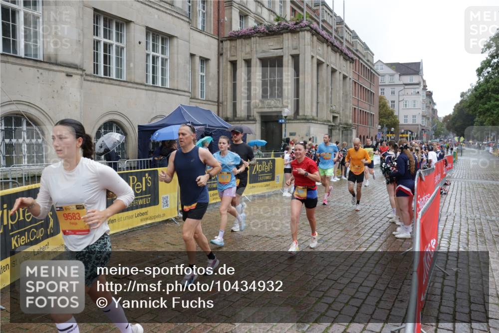 13.09.2026 - Kiel Lauf Yannick Fuchs http://msf.ph/oto/10434932 13.09.2026 11:45:01 Ziel  meine-sportfotos.de