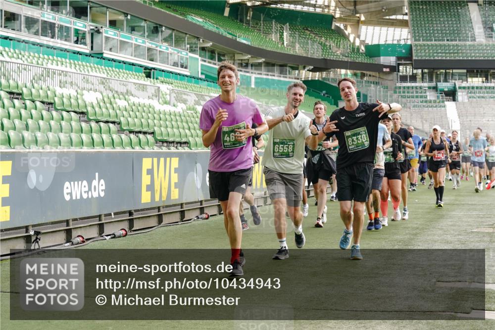 13.09.2026 - 21. swb-Marathon Bremen Michael Burmester http://msf.ph/oto/10434943 13.09.2026 13:33:40 Laufen im Stadion 155, 350, 428, 490, 594, 679, 690, 709, 765, 786, 787, 916, 1001, 1026, 1048, 1051, 1098, 1292, 1377, 1444, 1557, 1591, 1592, 1661, 1703, 1760, 1772, 1827, 1923, 1996, 2077, 2132, 2226, 2230, 2231, 2274, 2320, 2374, 2399, 2400, 2451, 2456, 2479, 2511, 2514, 2515, 2523, 2539, 2543, 2556, 2616, 2630, 2641, 2649, 2718, 2735, 2757, 2769, 2787, 2848, 2982, 3014, 3345, 3350, 3443, 3503, 3577, 3601, 3614, 3708, 3709, 3720, 3797, 3875, 3901, 3911, 3952, 4001, 4014 meine-sportfotos.de