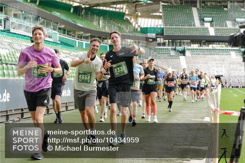 13.09.2026 - 21. swb-Marathon Bremen Michael Burmester http://msf.ph/oto/10434959 13.09.2026 13:33:41 Laufen im Stadion 155, 350, 428, 490, 594, 679, 690, 709, 765, 786, 787, 916, 1001, 1026, 1048, 1051, 1098, 1292, 1377, 1444, 1557, 1591, 1592, 1607, 1661, 1703, 1760, 1772, 1827, 1923, 1996, 2077, 2132, 2226, 2230, 2231, 2274, 2320, 2374, 2399, 2400, 2451, 2456, 2479, 2511, 2514, 2515, 2523, 2539, 2543, 2556, 2616, 2630, 2641, 2649, 2718, 2735, 2757, 2769, 2787, 2848, 2982, 3014, 3345, 3350, 3443, 3503, 3577, 3601, 3614, 3708, 3709, 3720, 3797, 3875, 3901, 3911, 3952, 4001, 4014 meine-sportfotos.de