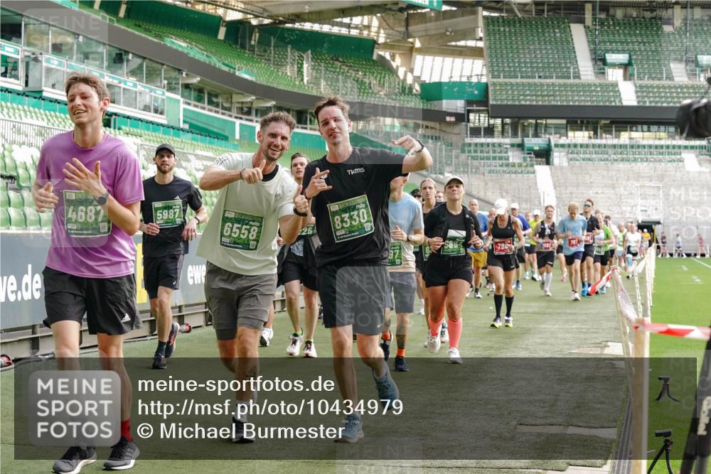 13.09.2026 - 21. swb-Marathon Bremen Michael Burmester http://msf.ph/oto/10434979 13.09.2026 13:33:42 Laufen im Stadion 155, 350, 428, 490, 594, 679, 690, 709, 765, 786, 787, 916, 1001, 1026, 1048, 1051, 1098, 1292, 1377, 1444, 1557, 1591, 1592, 1607, 1661, 1703, 1760, 1772, 1827, 1923, 1996, 2077, 2132, 2226, 2230, 2231, 2274, 2320, 2374, 2399, 2400, 2451, 2456, 2479, 2511, 2514, 2515, 2523, 2539, 2543, 2556, 2616, 2630, 2641, 2649, 2718, 2735, 2757, 2769, 2787, 2848, 2982, 3014, 3345, 3350, 3443, 3503, 3547, 3577, 3601, 3614, 3660, 3708, 3709, 3720, 3797, 3875, 3901, 3911, 3952, 4001, 4014 meine-sportfotos.de