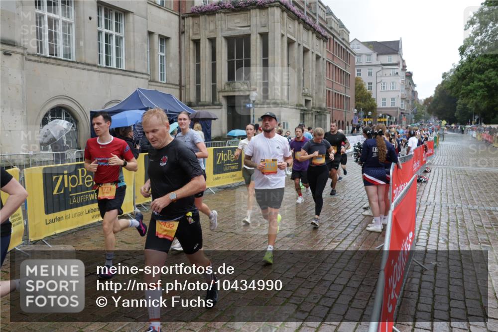 13.09.2026 - Kiel Lauf Yannick Fuchs http://msf.ph/oto/10434990 13.09.2026 11:45:11 Ziel  meine-sportfotos.de
