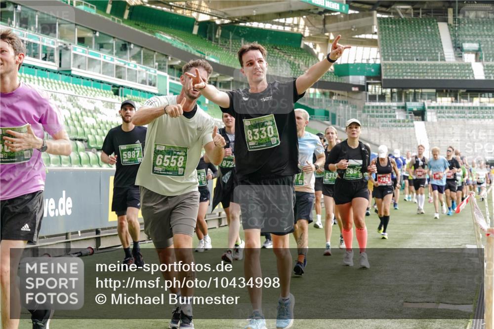 13.09.2026 - 21. swb-Marathon Bremen Michael Burmester http://msf.ph/oto/10434998 13.09.2026 13:33:42 Laufen im Stadion 155, 350, 428, 490, 594, 679, 690, 709, 765, 786, 787, 916, 1001, 1026, 1048, 1051, 1098, 1292, 1377, 1444, 1557, 1591, 1592, 1607, 1661, 1703, 1760, 1772, 1827, 1923, 1996, 2077, 2132, 2226, 2230, 2231, 2274, 2320, 2374, 2399, 2400, 2451, 2456, 2479, 2511, 2514, 2515, 2523, 2539, 2543, 2556, 2616, 2630, 2641, 2649, 2718, 2735, 2757, 2769, 2787, 2848, 2982, 3014, 3345, 3350, 3443, 3503, 3547, 3577, 3601, 3614, 3660, 3708, 3709, 3720, 3797, 3875, 3901, 3911, 3952, 4001, 4014 meine-sportfotos.de