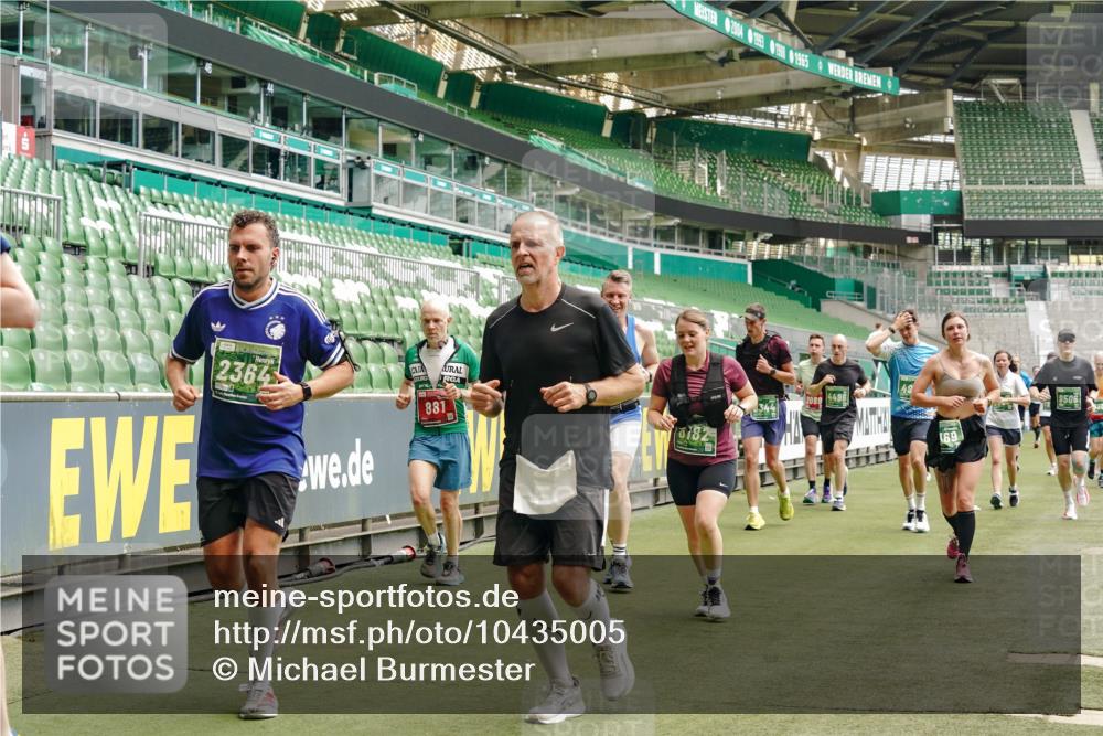 13.09.2026 - 21. swb-Marathon Bremen Michael Burmester http://msf.ph/oto/10435005 13.09.2026 13:05:20 Laufen im Stadion 178, 209, 217, 244, 323, 394, 430, 534, 536, 565, 647, 784, 891, 900, 1073, 1239, 1243, 1274, 1307, 1308, 1343, 1373, 1380, 1456, 1533, 1581, 1627, 1653, 1656, 1687, 1780, 1914, 1932, 1941, 2023, 2076, 2089, 2126, 2241, 2244, 2265, 2301, 2310, 2355, 2369, 2393, 2430, 2452, 2464, 2602, 2723, 2742, 2764, 2851, 2867, 2872, 2891, 2910, 2919, 2957, 2959, 2985, 3028, 3030, 3115, 3217, 3278, 3320, 3343, 3419, 3425, 3444, 3454, 3485, 3521, 3796, 3909, 242 meine-sportfotos.de