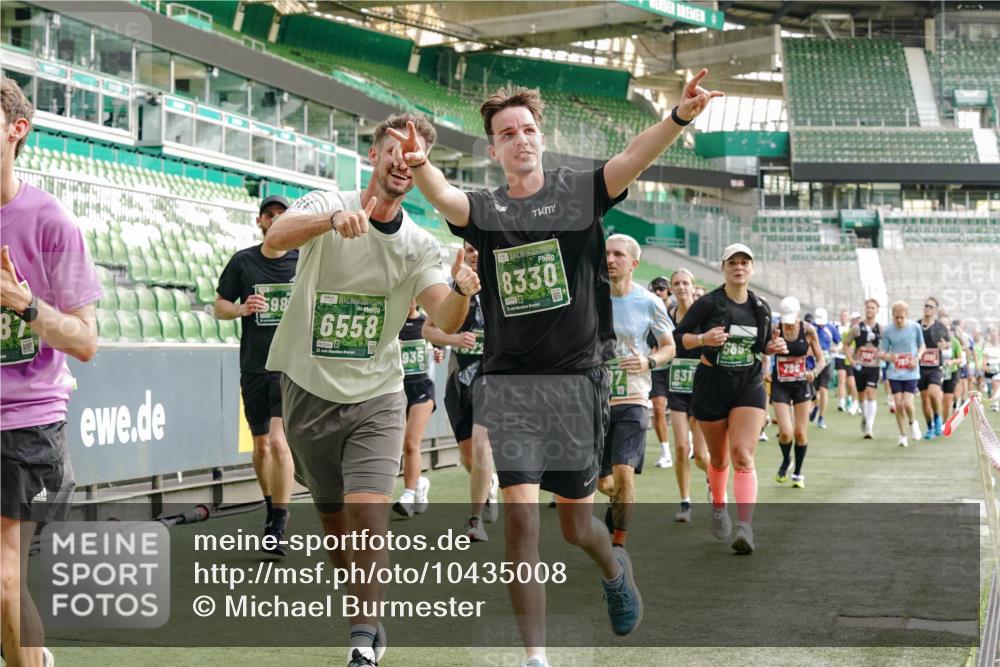13.09.2026 - 21. swb-Marathon Bremen Michael Burmester http://msf.ph/oto/10435008 13.09.2026 13:33:42 Laufen im Stadion 155, 350, 428, 490, 594, 679, 690, 709, 765, 786, 787, 916, 1001, 1026, 1048, 1051, 1098, 1292, 1377, 1444, 1557, 1591, 1592, 1607, 1661, 1703, 1760, 1772, 1827, 1923, 1996, 2077, 2132, 2226, 2230, 2231, 2274, 2320, 2374, 2399, 2400, 2451, 2456, 2479, 2511, 2514, 2515, 2523, 2539, 2543, 2556, 2616, 2630, 2641, 2649, 2718, 2735, 2757, 2769, 2787, 2848, 2982, 3014, 3345, 3350, 3443, 3503, 3547, 3577, 3601, 3614, 3660, 3708, 3709, 3720, 3797, 3875, 3901, 3911, 3952, 4001, 4014 meine-sportfotos.de
