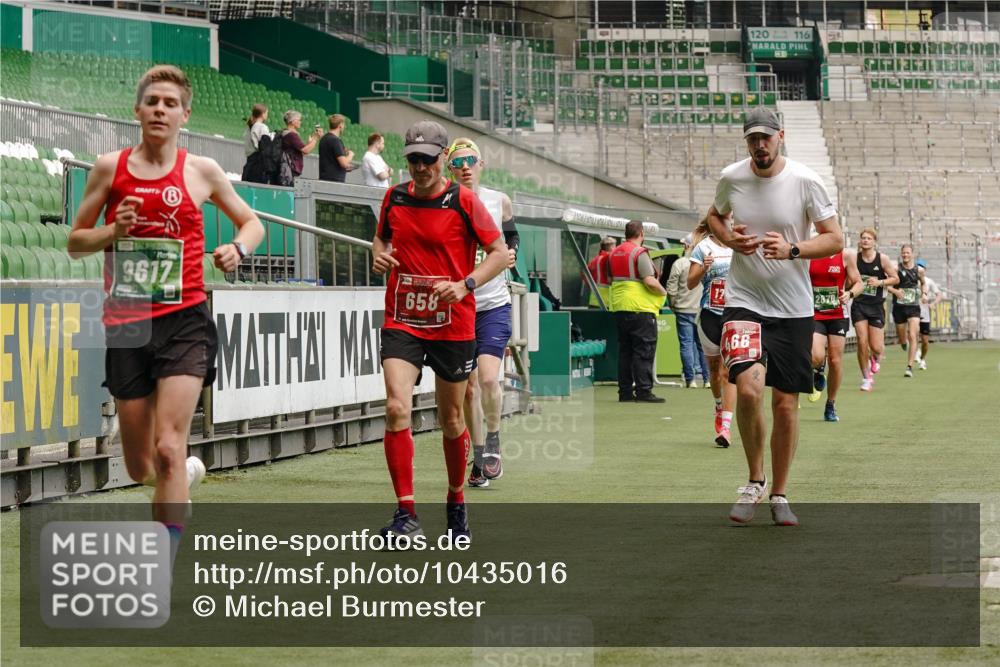 13.09.2026 - 21. swb-Marathon Bremen Michael Burmester http://msf.ph/oto/10435016 13.09.2026 12:37:18 Laufen im Stadion 365, 466, 658, 850, 895, 1090, 1288, 1385, 1485, 1583, 1604, 1754, 1993, 2073, 2585, 2670, 3617, 7244, 7768, 8075, 8081, 8729, 9522, 13033, 250, 272, 299, 525, 919, 1089, 1212, 2072, 5428, 7741 meine-sportfotos.de