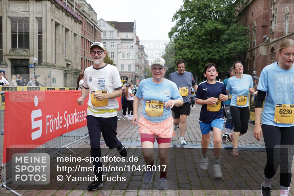 13.09.2026 - Kiel Lauf Yannick Fuchs http://msf.ph/oto/10435017 13.09.2026 09:48:46 Ziel 467, 1547, 2047, 2663, 2676, 2852, 2921, 3509, 3843, 5784, 6239, 7071, 7432, 7448, 9209, 9382, 9384, 10458, 10729, 10961, 11054, 11184, 11694, 1047, 1493, 1731, 1976, 2656, 2671, 2943, 2970, 4219, 4350, 5185, 5518, 5825, 6464, 7247, 8455, 9755, 10200, 11954, 830, 3418, 3550, 4961, 6065, 6278, 6362, 6593, 8844, 9058, 9219, 9691, 10092, 11294, 11322, 11411, 12614, 872, 1227, 2970, 4219, 4467, 7070, 7481 meine-sportfotos.de