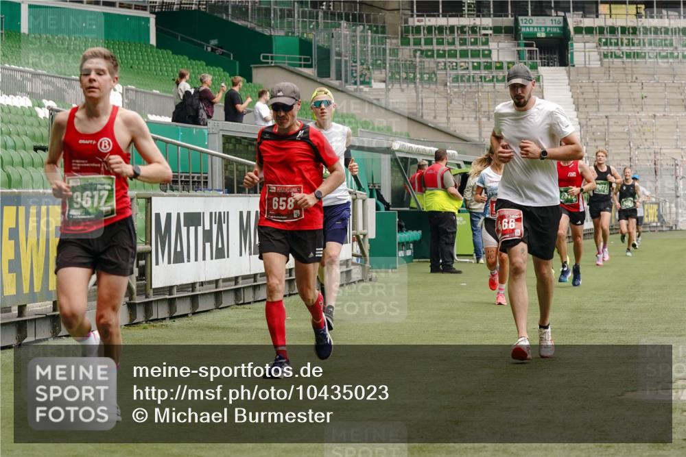 13.09.2026 - 21. swb-Marathon Bremen Michael Burmester http://msf.ph/oto/10435023 13.09.2026 12:37:18 Laufen im Stadion 365, 466, 658, 850, 895, 1090, 1288, 1385, 1485, 1583, 1604, 1754, 1993, 2073, 2585, 2670, 3617, 7244, 7768, 8075, 8081, 8729, 9522, 13033, 250, 272, 299, 525, 919, 1089, 1212, 2072, 5428, 7741 meine-sportfotos.de
