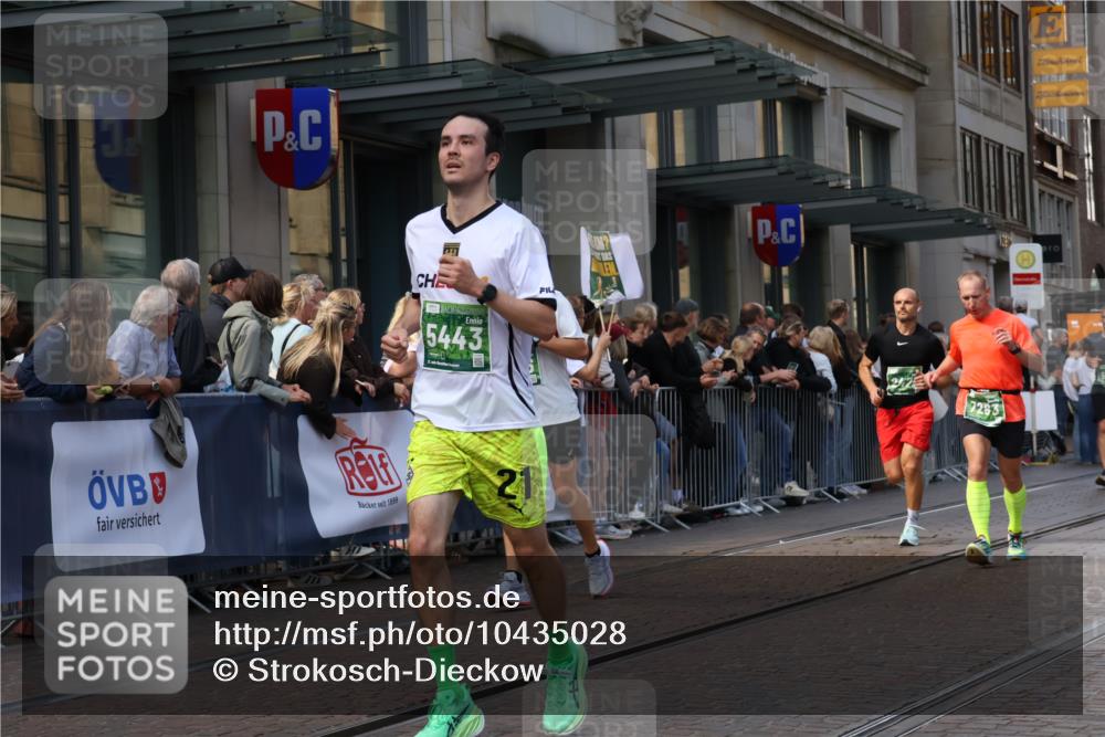 13.09.2026 - 21. swb-Marathon Bremen Strokosch-Dieckow http://msf.ph/oto/10435028 13.09.2026 13:13:37 Ziel 524, 670, 683, 1433, 1613, 1704, 1707, 1937, 2422, 2701, 2824, 3236, 3413, 5443, 5593, 5610, 6145, 6451, 7210, 7283, 7435, 7707, 7963, 8118, 8886, 9426, 9635, 9884, 10105, 779, 2130, 2360, 2401, 2767, 2882, 2962, 6038, 6394, 6407, 7493, 8197, 8477, 8568, 8840, 8963, 9442, 13099 meine-sportfotos.de