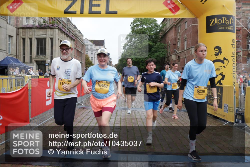 13.09.2026 - Kiel Lauf Yannick Fuchs http://msf.ph/oto/10435037 13.09.2026 09:48:47 Ziel 467, 830, 1547, 2047, 2663, 2676, 2852, 2921, 3509, 3843, 5784, 6239, 7071, 7432, 7448, 9209, 9382, 9384, 10458, 10729, 10961, 11054, 11184, 11694, 467, 1047, 1493, 1731, 1976, 2656, 2671, 2676, 2943, 2970, 4350, 5185, 5518, 5825, 6464, 7247, 8455, 10200, 10729, 11954, 2867, 3418, 3550, 4961, 6065, 6278, 6362, 6593, 8844, 9001, 9058, 9219, 9691, 10092, 11190, 11294, 11322, 11411, 12614, 872, 1227, 2970, 4219, 7070, 7247, 7481 meine-sportfotos.de