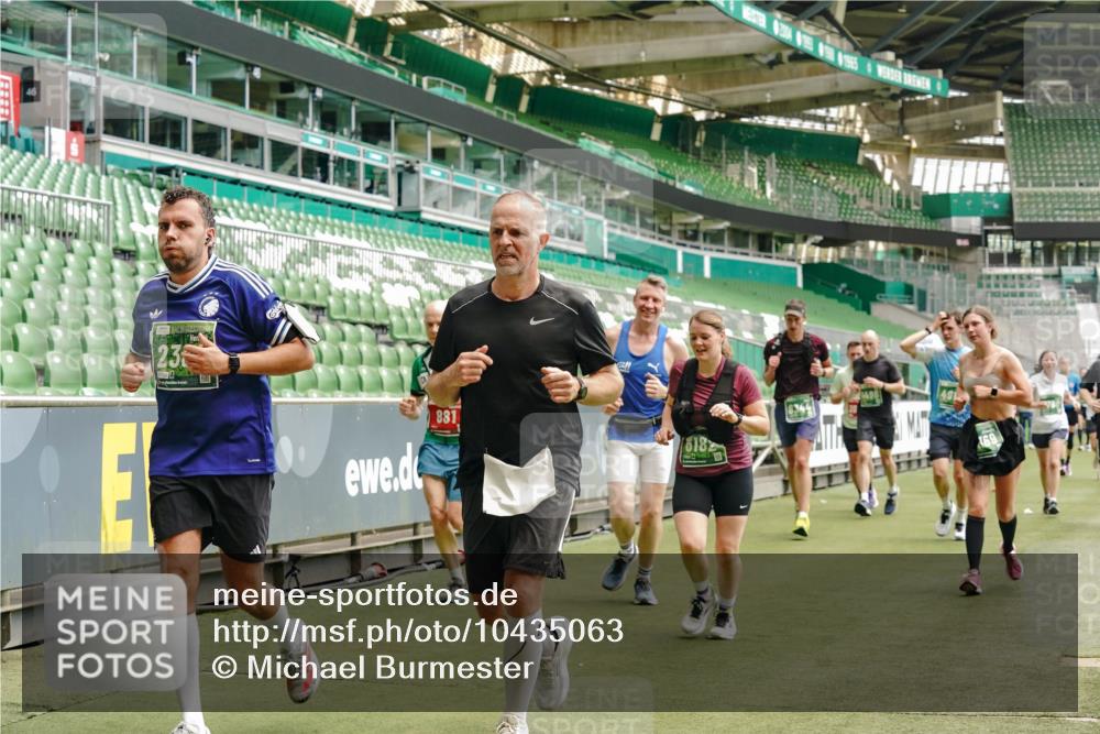 13.09.2026 - 21. swb-Marathon Bremen Michael Burmester http://msf.ph/oto/10435063 13.09.2026 13:05:21 Laufen im Stadion 178, 209, 217, 244, 323, 394, 430, 534, 536, 565, 647, 784, 891, 900, 1073, 1239, 1243, 1274, 1307, 1308, 1343, 1373, 1380, 1456, 1533, 1581, 1627, 1653, 1656, 1687, 1780, 1914, 1932, 1941, 2023, 2076, 2089, 2126, 2241, 2244, 2265, 2301, 2310, 2355, 2369, 2393, 2430, 2452, 2464, 2602, 2723, 2742, 2764, 2867, 2872, 2891, 2910, 2919, 2957, 2959, 2985, 3028, 3030, 3115, 3217, 3278, 3320, 3343, 3419, 3425, 3444, 3454, 3485, 3521, 3796, 3909, 242 meine-sportfotos.de
