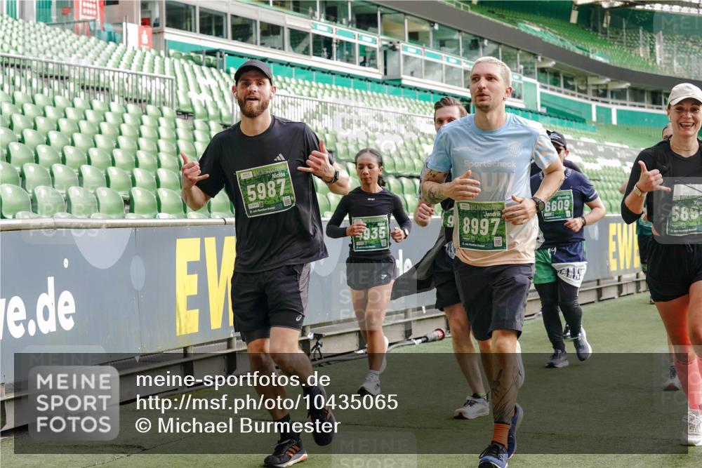 13.09.2026 - 21. swb-Marathon Bremen Michael Burmester http://msf.ph/oto/10435065 13.09.2026 13:33:44 Laufen im Stadion 155, 350, 428, 490, 594, 679, 690, 709, 765, 786, 787, 916, 1001, 1026, 1048, 1051, 1098, 1292, 1377, 1444, 1557, 1560, 1591, 1592, 1607, 1661, 1703, 1760, 1772, 1827, 1923, 1996, 2077, 2132, 2226, 2230, 2231, 2320, 2374, 2399, 2400, 2451, 2456, 2479, 2511, 2514, 2515, 2539, 2543, 2616, 2630, 2641, 2649, 2718, 2735, 2757, 2769, 2787, 2848, 2982, 3014, 3345, 3350, 3443, 3503, 3547, 3577, 3601, 3614, 3660, 3708, 3709, 3720, 3797, 3875, 3901, 3911, 3952, 4001, 4014 meine-sportfotos.de