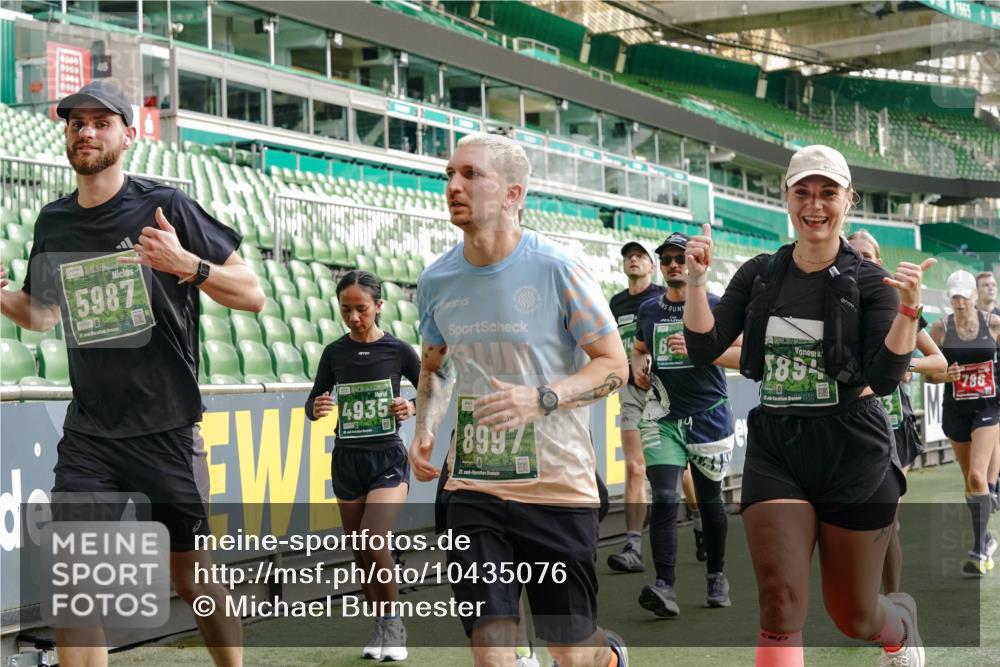 13.09.2026 - 21. swb-Marathon Bremen Michael Burmester http://msf.ph/oto/10435076 13.09.2026 13:33:45 Laufen im Stadion 155, 350, 428, 490, 594, 679, 690, 709, 765, 786, 787, 916, 1001, 1026, 1048, 1051, 1098, 1292, 1377, 1444, 1557, 1560, 1591, 1592, 1607, 1661, 1703, 1760, 1772, 1827, 1923, 1996, 2077, 2132, 2226, 2230, 2231, 2320, 2374, 2399, 2400, 2451, 2456, 2479, 2511, 2514, 2515, 2539, 2543, 2616, 2630, 2641, 2649, 2718, 2735, 2757, 2769, 2787, 2848, 2982, 3014, 3345, 3443, 3503, 3547, 3577, 3601, 3614, 3660, 3708, 3709, 3720, 3797, 3875, 3901, 3911, 3952, 4001, 4014 meine-sportfotos.de