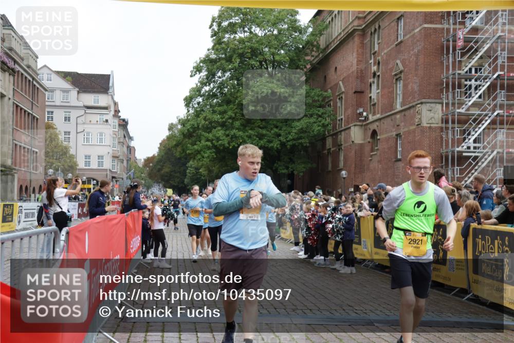 13.09.2026 - Kiel Lauf Yannick Fuchs http://msf.ph/oto/10435097 13.09.2026 09:48:53 Ziel 830, 1547, 2047, 2663, 2852, 2921, 3418, 3509, 3550, 5784, 6065, 6362, 6593, 9209, 9382, 9384, 9691, 10092, 10961, 11184, 11294, 12614, 467, 1493, 1731, 2676, 2943, 3843, 4350, 5185, 5518, 5784, 5825, 6239, 6464, 7071, 7432, 7448, 8455, 9382, 9384, 10458, 10729, 11054, 11694, 11954, 221, 1559, 1561, 2592, 2867, 3094, 4333, 4961, 6278, 8681, 8844, 9001, 9058, 9219, 10150, 11190, 11322, 11411, 1047, 1976, 2656, 2671, 2970, 4219, 5185, 7247 meine-sportfotos.de