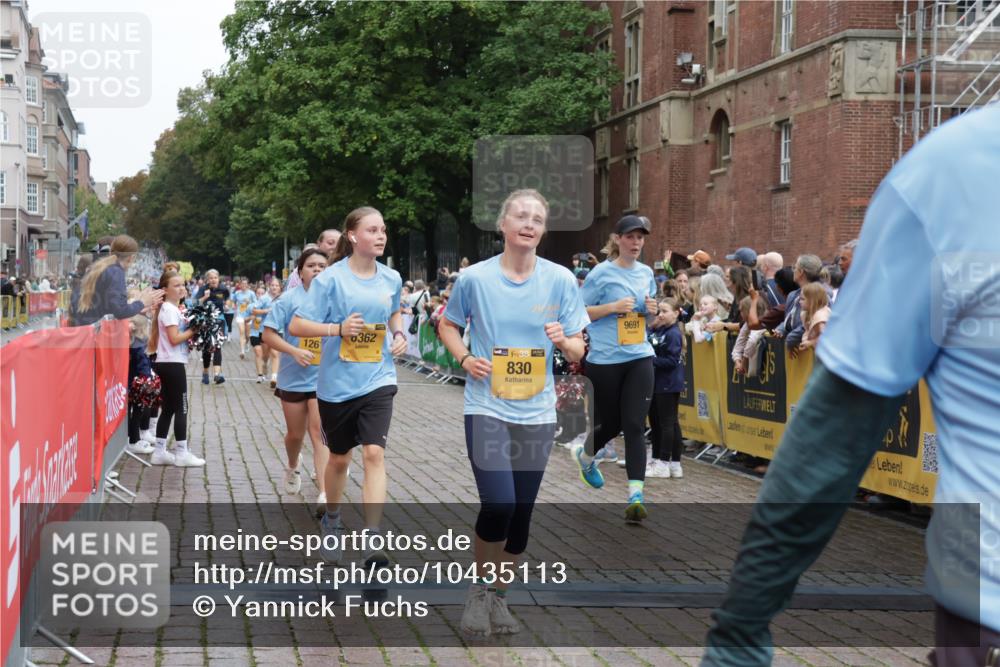 13.09.2026 - Kiel Lauf Yannick Fuchs http://msf.ph/oto/10435113 13.09.2026 09:48:56 Ziel 830, 1547, 2047, 2663, 2852, 2921, 3418, 3550, 4961, 6065, 6362, 6593, 8844, 9058, 9209, 9219, 9691, 10092, 11184, 11294, 12614, 467, 1493, 1731, 2676, 2943, 3509, 3843, 4350, 5518, 5784, 6239, 7071, 7432, 7448, 8455, 9382, 9384, 10458, 10729, 10961, 11054, 11694, 221, 1559, 1561, 2115, 2592, 2626, 2731, 2867, 3094, 4333, 6278, 8617, 8681, 9001, 10150, 11190, 11322, 11411, 11989, 11990, 1047, 1976, 2656, 2671, 2970, 4350, 5185, 5518, 7247 meine-sportfotos.de