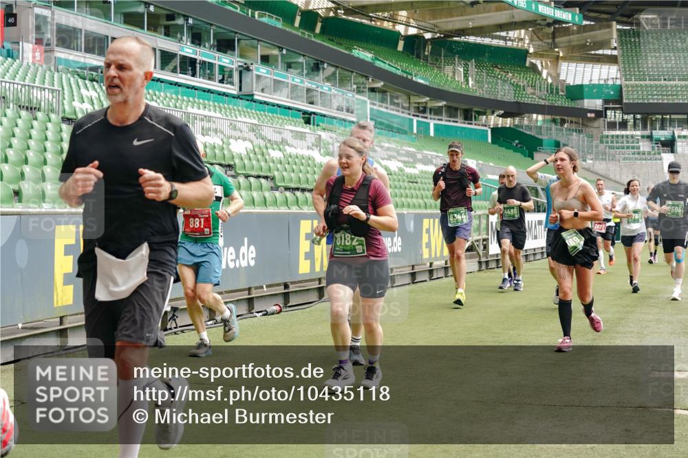 13.09.2026 - 21. swb-Marathon Bremen Michael Burmester http://msf.ph/oto/10435118 13.09.2026 13:05:21 Laufen im Stadion 178, 209, 217, 244, 323, 394, 430, 534, 536, 565, 647, 784, 891, 900, 1073, 1239, 1243, 1274, 1307, 1308, 1343, 1373, 1380, 1456, 1533, 1581, 1627, 1653, 1656, 1687, 1780, 1914, 1932, 1941, 2023, 2076, 2089, 2126, 2241, 2244, 2265, 2301, 2310, 2355, 2369, 2393, 2430, 2452, 2464, 2602, 2723, 2742, 2764, 2867, 2872, 2891, 2910, 2919, 2957, 2959, 2985, 3028, 3030, 3115, 3217, 3278, 3320, 3343, 3419, 3425, 3444, 3454, 3485, 3521, 3796, 3909, 242 meine-sportfotos.de