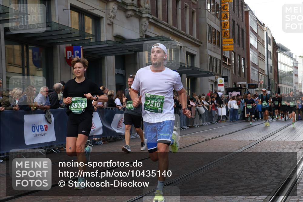 13.09.2026 - 21. swb-Marathon Bremen Strokosch-Dieckow http://msf.ph/oto/10435140 13.09.2026 13:13:41 Ziel 524, 670, 683, 1433, 1613, 1704, 1707, 1937, 2422, 2701, 2824, 3236, 5443, 5593, 5610, 6145, 6451, 7029, 7210, 7283, 7435, 7963, 8118, 8886, 9426, 9635, 9884, 10105, 779, 2130, 2360, 2401, 2767, 2882, 3413, 6407, 7493, 7707, 8477, 8568, 8840, 8963, 9442, 9884, 13099 meine-sportfotos.de