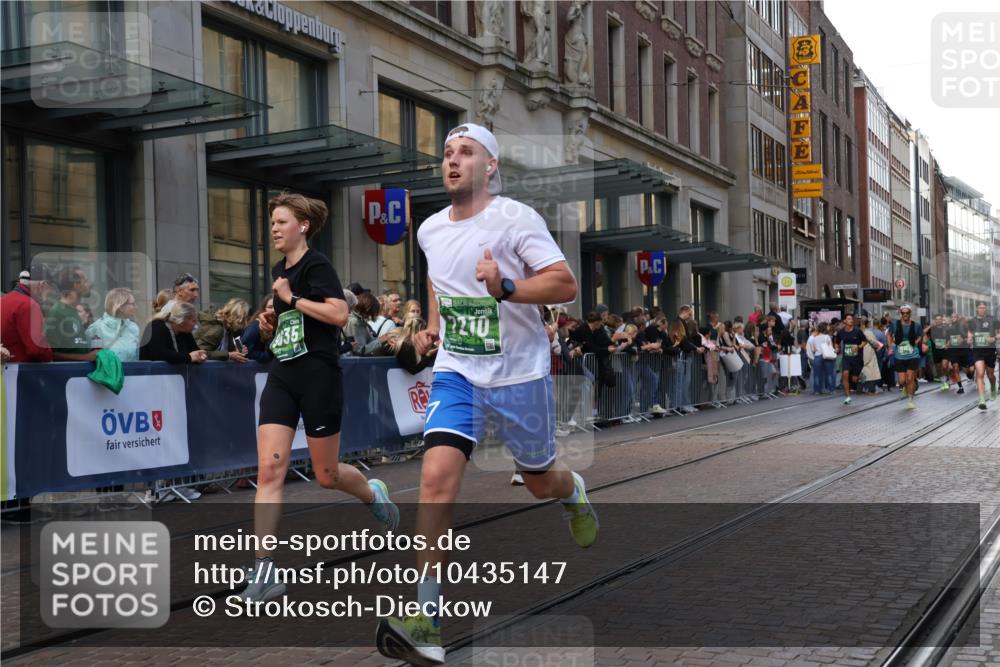 13.09.2026 - 21. swb-Marathon Bremen Strokosch-Dieckow http://msf.ph/oto/10435147 13.09.2026 13:13:42 Ziel 235, 524, 670, 683, 1433, 1613, 1704, 1707, 1937, 2422, 2701, 2824, 3236, 5443, 5593, 5610, 6145, 6451, 7029, 7210, 7283, 7435, 7963, 8118, 8886, 9426, 9635, 10105, 779, 2360, 2401, 2767, 2882, 3413, 6407, 7493, 7707, 8477, 8568, 8840, 8963, 9442, 9884, 13099 meine-sportfotos.de