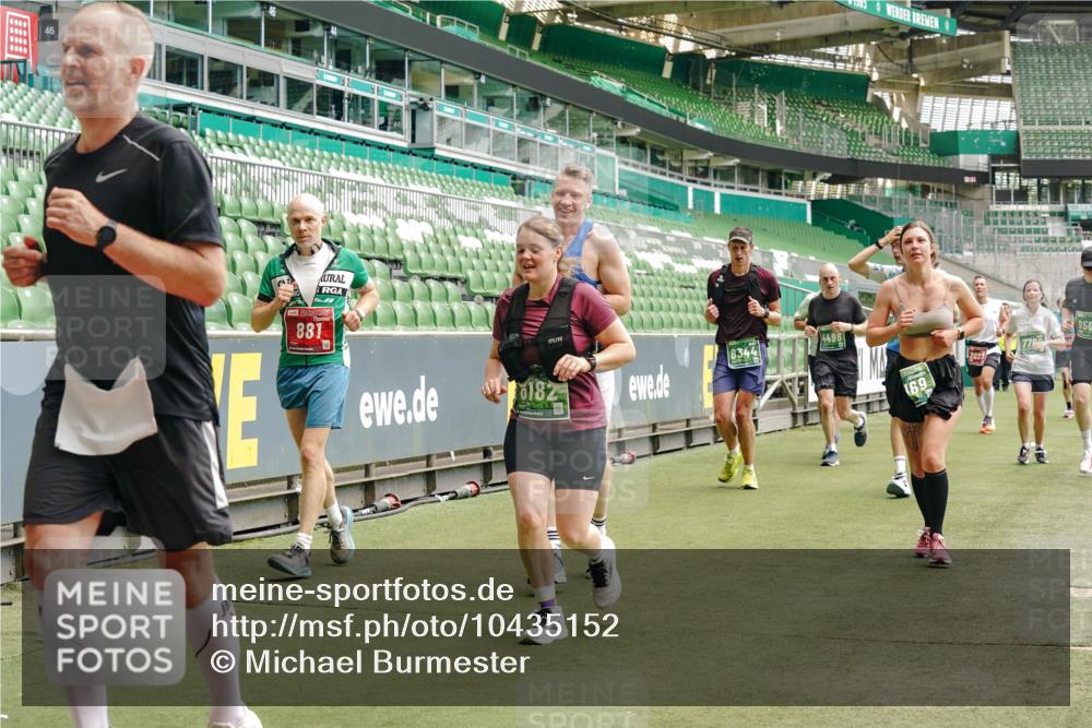 13.09.2026 - 21. swb-Marathon Bremen Michael Burmester http://msf.ph/oto/10435152 13.09.2026 13:05:21 Laufen im Stadion 178, 209, 217, 244, 323, 394, 430, 534, 536, 565, 647, 784, 891, 900, 1073, 1239, 1243, 1274, 1307, 1308, 1343, 1373, 1380, 1456, 1533, 1581, 1627, 1653, 1656, 1687, 1780, 1914, 1932, 1941, 2023, 2076, 2089, 2126, 2241, 2244, 2265, 2301, 2310, 2355, 2369, 2393, 2430, 2452, 2464, 2602, 2723, 2742, 2764, 2867, 2872, 2891, 2910, 2919, 2957, 2959, 2985, 3028, 3030, 3115, 3217, 3278, 3320, 3343, 3419, 3425, 3444, 3454, 3485, 3521, 3796, 3909, 242 meine-sportfotos.de