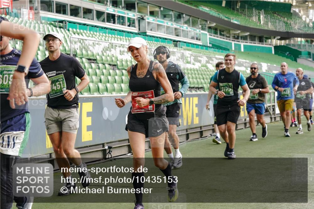 13.09.2026 - 21. swb-Marathon Bremen Michael Burmester http://msf.ph/oto/10435153 13.09.2026 13:33:47 Laufen im Stadion 155, 350, 428, 490, 594, 679, 690, 709, 765, 786, 787, 916, 1001, 1026, 1048, 1051, 1098, 1292, 1377, 1444, 1557, 1560, 1591, 1592, 1607, 1661, 1703, 1760, 1772, 1827, 1923, 1996, 2077, 2132, 2226, 2230, 2231, 2320, 2374, 2399, 2400, 2451, 2456, 2479, 2511, 2514, 2515, 2539, 2543, 2616, 2630, 2641, 2649, 2718, 2735, 2757, 2769, 2787, 2848, 2982, 3014, 3345, 3443, 3503, 3547, 3577, 3601, 3614, 3660, 3708, 3709, 3720, 3797, 3875, 3901, 3911, 3952, 4001, 4014 meine-sportfotos.de