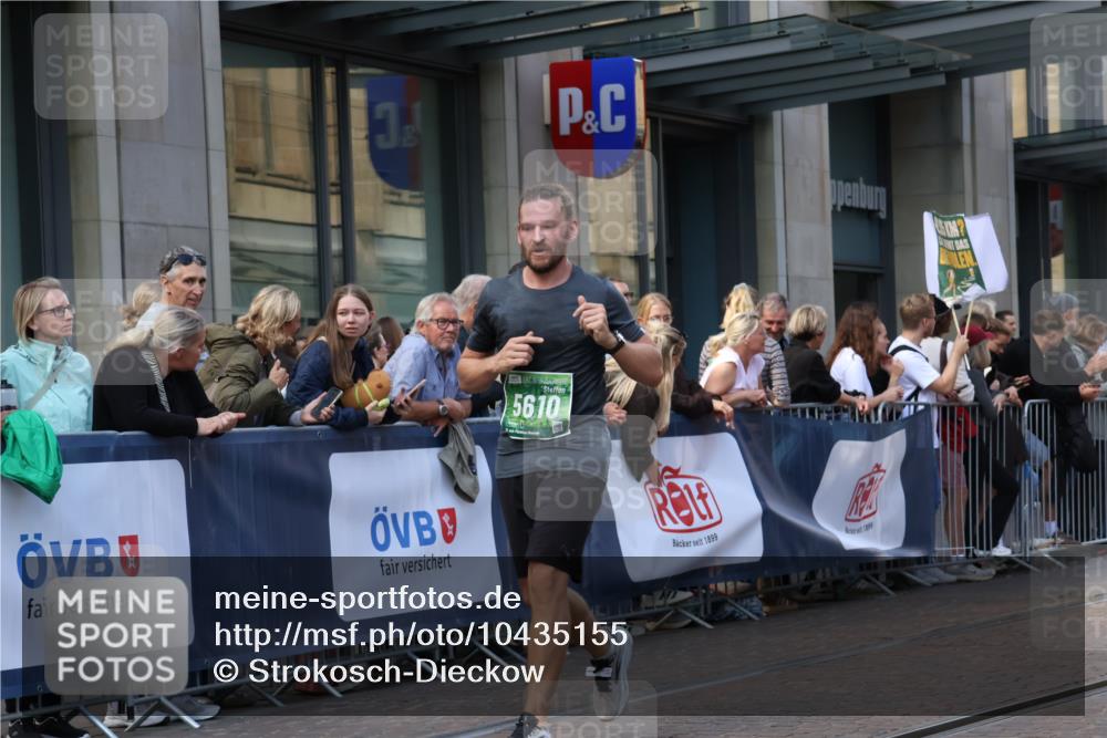 13.09.2026 - 21. swb-Marathon Bremen Strokosch-Dieckow http://msf.ph/oto/10435155 13.09.2026 13:13:42 Ziel 235, 524, 670, 683, 1433, 1613, 1704, 1707, 1937, 2422, 2701, 2824, 3236, 5443, 5593, 5610, 6145, 6451, 7029, 7210, 7283, 7435, 7963, 8118, 8886, 9426, 9635, 10105, 779, 2360, 2401, 2767, 2882, 3413, 6407, 7493, 7707, 8477, 8568, 8840, 8963, 9442, 9884, 13099 meine-sportfotos.de