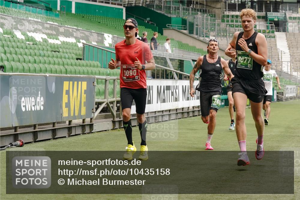 13.09.2026 - 21. swb-Marathon Bremen Michael Burmester http://msf.ph/oto/10435158 13.09.2026 12:37:28 Laufen im Stadion 346, 365, 466, 658, 850, 895, 1090, 1118, 1288, 1385, 1485, 1583, 1604, 1754, 2073, 2141, 2585, 2670, 3617, 7244, 7650, 7768, 8075, 8081, 8729, 9522, 9617, 250, 272, 299, 525, 919, 1089, 1212, 2072, 5428, 7741 meine-sportfotos.de