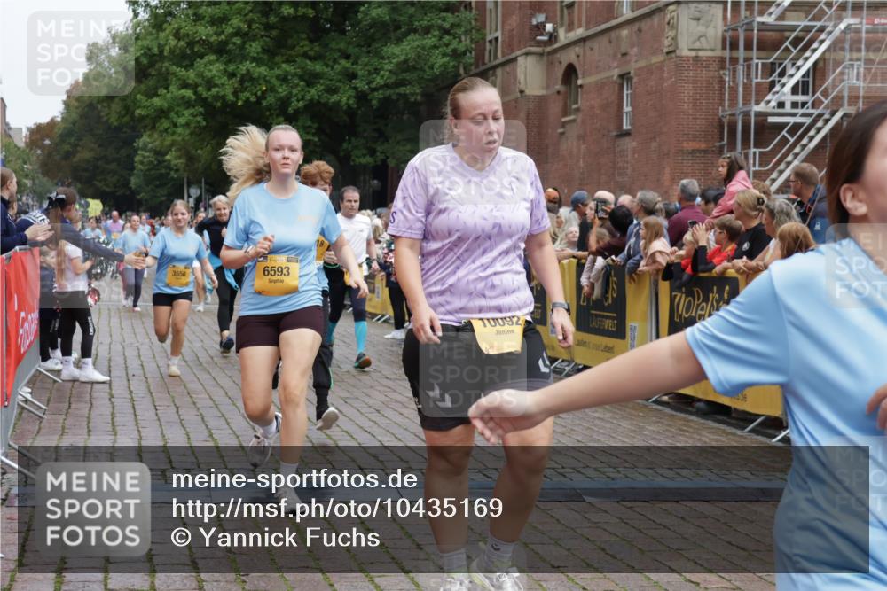 13.09.2026 - Kiel Lauf Yannick Fuchs http://msf.ph/oto/10435169 13.09.2026 09:48:59 Ziel 830, 2921, 3418, 3550, 4961, 6065, 6278, 6362, 6593, 8844, 9058, 9209, 9219, 9691, 10092, 11294, 11411, 12614, 467, 1493, 1547, 1731, 2047, 2663, 2676, 2852, 2921, 2943, 3509, 3843, 5784, 6239, 7071, 7432, 7448, 8455, 9209, 9382, 9384, 10458, 10729, 10961, 11054, 11184, 11694, 221, 784, 1559, 1561, 2115, 2592, 2626, 2731, 2867, 3094, 4173, 4333, 4364, 4962, 8617, 8681, 9001, 10150, 11190, 11322, 11989, 11990, 1047, 1493, 2671, 4350, 5185, 5518 meine-sportfotos.de