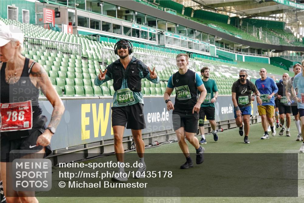 13.09.2026 - 21. swb-Marathon Bremen Michael Burmester http://msf.ph/oto/10435178 13.09.2026 13:33:49 Laufen im Stadion 155, 350, 428, 490, 594, 679, 709, 765, 786, 787, 916, 1001, 1026, 1048, 1051, 1098, 1292, 1377, 1444, 1557, 1560, 1591, 1592, 1607, 1661, 1703, 1760, 1772, 1827, 1923, 1996, 2077, 2132, 2226, 2230, 2231, 2320, 2338, 2374, 2399, 2400, 2451, 2456, 2479, 2511, 2514, 2515, 2539, 2543, 2616, 2630, 2641, 2649, 2718, 2735, 2757, 2769, 2787, 2791, 2848, 2982, 3014, 3345, 3443, 3503, 3547, 3577, 3601, 3614, 3660, 3708, 3709, 3720, 3797, 3875, 3901, 3911, 3952, 4001, 4014 meine-sportfotos.de