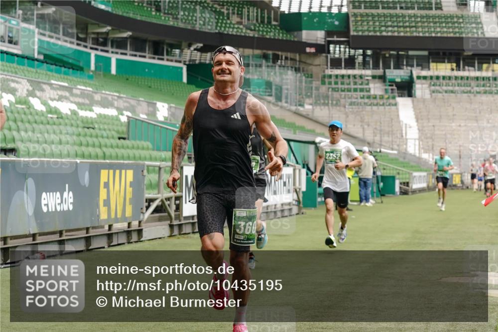 13.09.2026 - 21. swb-Marathon Bremen Michael Burmester http://msf.ph/oto/10435195 13.09.2026 12:37:30 Laufen im Stadion 346, 365, 466, 658, 850, 895, 1090, 1118, 1288, 1385, 1485, 1583, 1604, 1754, 2073, 2141, 2585, 2670, 3617, 7244, 7650, 7768, 8075, 8077, 8081, 8729, 9522, 9617, 250, 272, 299, 525, 919, 1089, 1212, 2072, 5428, 7741 meine-sportfotos.de