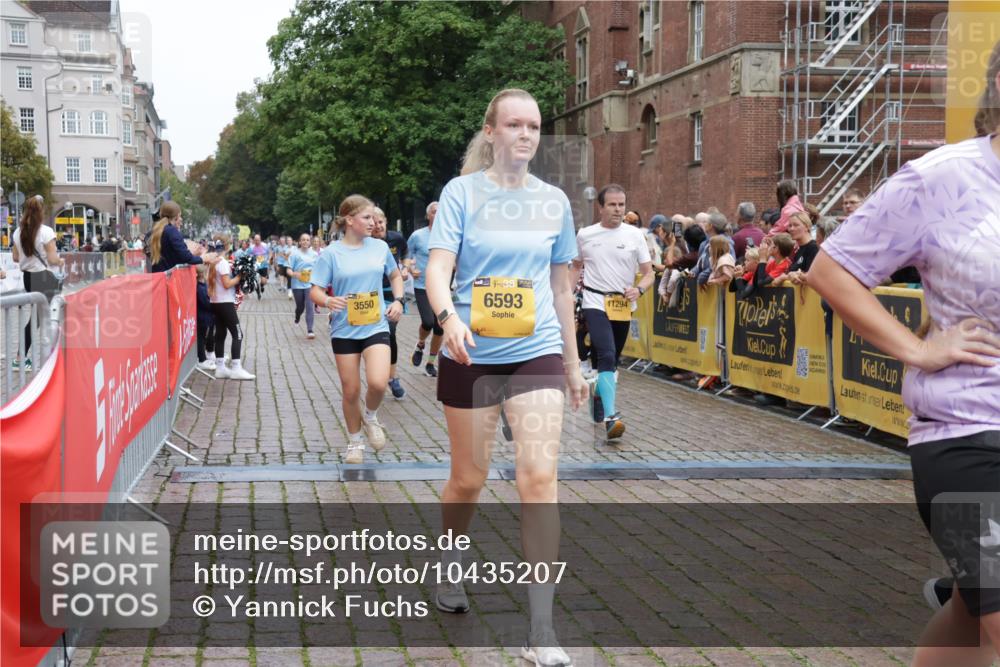 13.09.2026 - Kiel Lauf Yannick Fuchs http://msf.ph/oto/10435207 13.09.2026 09:49:01 Ziel 830, 3418, 3550, 4961, 6065, 6278, 6362, 6593, 8844, 9058, 9219, 9691, 10092, 11294, 11322, 11411, 12614, 467, 1493, 1547, 1731, 2047, 2663, 2676, 2852, 2921, 2943, 3509, 3843, 5784, 6239, 7071, 7432, 7448, 8455, 9209, 9382, 9384, 10458, 10729, 10961, 11054, 11184, 11694, 221, 784, 1559, 1561, 2115, 2592, 2626, 2731, 2867, 2919, 3094, 4173, 4333, 4364, 4962, 8617, 8681, 8869, 9001, 10150, 11190, 11989, 11990, 1493, 4350, 5185, 5518 meine-sportfotos.de