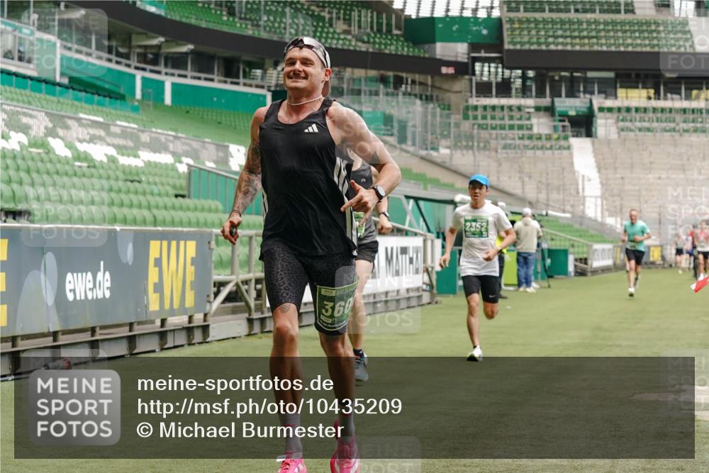 13.09.2026 - 21. swb-Marathon Bremen Michael Burmester http://msf.ph/oto/10435209 13.09.2026 12:37:30 Laufen im Stadion 346, 365, 466, 658, 850, 895, 1090, 1118, 1288, 1385, 1485, 1583, 1604, 1754, 2073, 2141, 2585, 2670, 3617, 7244, 7650, 7768, 8075, 8077, 8081, 8729, 9522, 9617, 250, 272, 299, 525, 919, 1089, 1212, 2072, 5428, 7741 meine-sportfotos.de