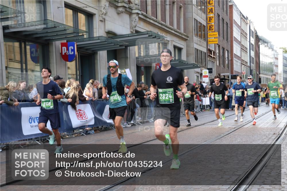 13.09.2026 - 21. swb-Marathon Bremen Strokosch-Dieckow http://msf.ph/oto/10435234 13.09.2026 13:13:46 Ziel 235, 524, 670, 683, 1433, 1542, 1613, 1707, 1998, 2084, 2422, 2701, 2824, 2922, 3236, 4728, 5443, 5593, 5610, 6145, 7029, 7210, 7283, 7435, 7591, 7963, 8118, 8886, 8919, 9426, 9635, 10105, 683, 779, 1704, 1707, 1937, 2360, 2401, 2767, 2882, 3413, 6407, 6451, 7493, 7707, 8477, 8568, 8840, 8963, 9442, 9884, 13099 meine-sportfotos.de