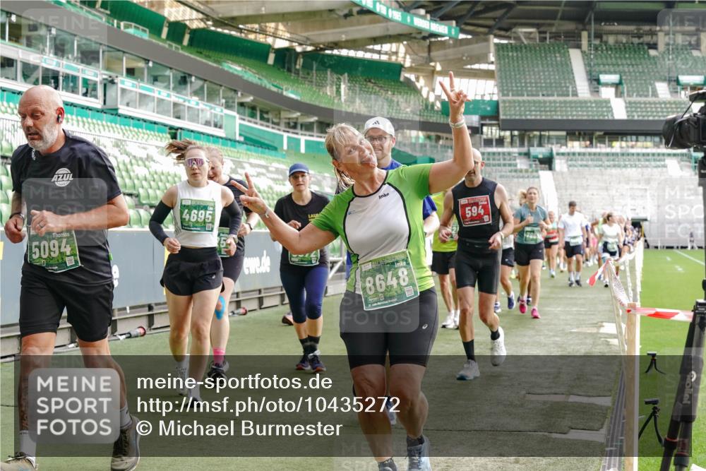 13.09.2026 - 21. swb-Marathon Bremen Michael Burmester http://msf.ph/oto/10435272 13.09.2026 13:33:53 Laufen im Stadion 155, 350, 428, 490, 594, 679, 709, 765, 786, 787, 916, 1001, 1026, 1048, 1051, 1098, 1292, 1377, 1444, 1553, 1557, 1560, 1591, 1592, 1607, 1661, 1703, 1760, 1772, 1784, 1827, 1996, 2077, 2132, 2226, 2230, 2231, 2320, 2338, 2374, 2399, 2400, 2451, 2456, 2479, 2511, 2514, 2515, 2539, 2543, 2616, 2630, 2641, 2718, 2735, 2757, 2769, 2787, 2791, 2848, 2982, 3014, 3345, 3443, 3503, 3547, 3577, 3601, 3614, 3660, 3708, 3709, 3720, 3797, 3875, 3901, 3911, 3952, 4001, 4014, 5151 meine-sportfotos.de