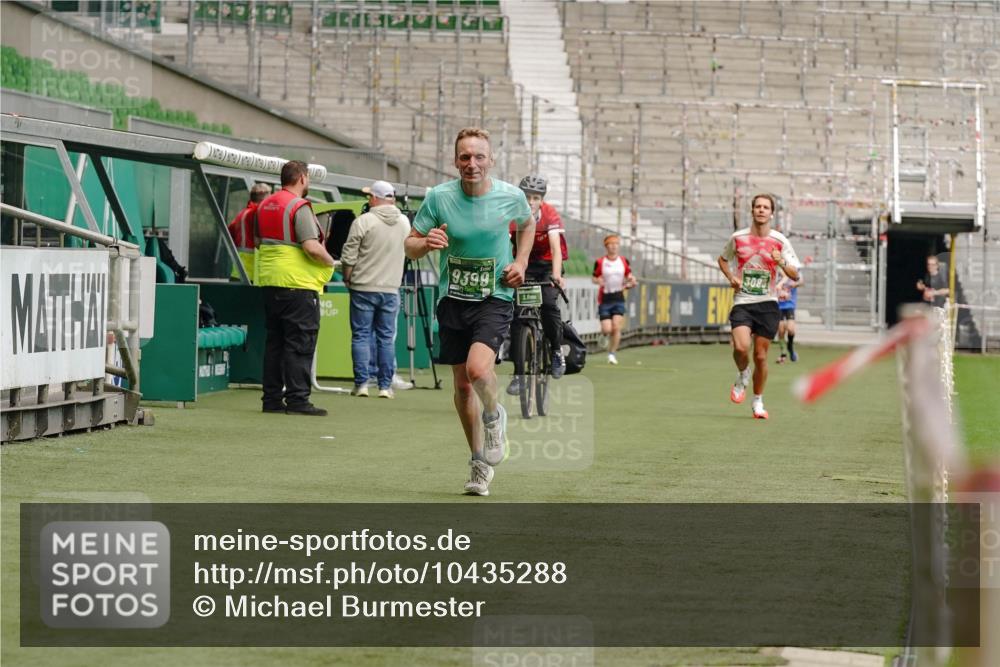 13.09.2026 - 21. swb-Marathon Bremen Michael Burmester http://msf.ph/oto/10435288 13.09.2026 12:37:34 Laufen im Stadion 346, 365, 466, 658, 895, 1090, 1118, 1288, 1385, 1485, 1583, 1604, 1754, 2073, 2141, 2352, 2585, 2670, 3606, 3617, 6112, 7244, 7650, 7768, 8075, 8077, 8081, 8729, 9399, 9522, 9617, 250, 272, 299, 525, 919, 1089, 1212, 2072, 5428, 7741 meine-sportfotos.de
