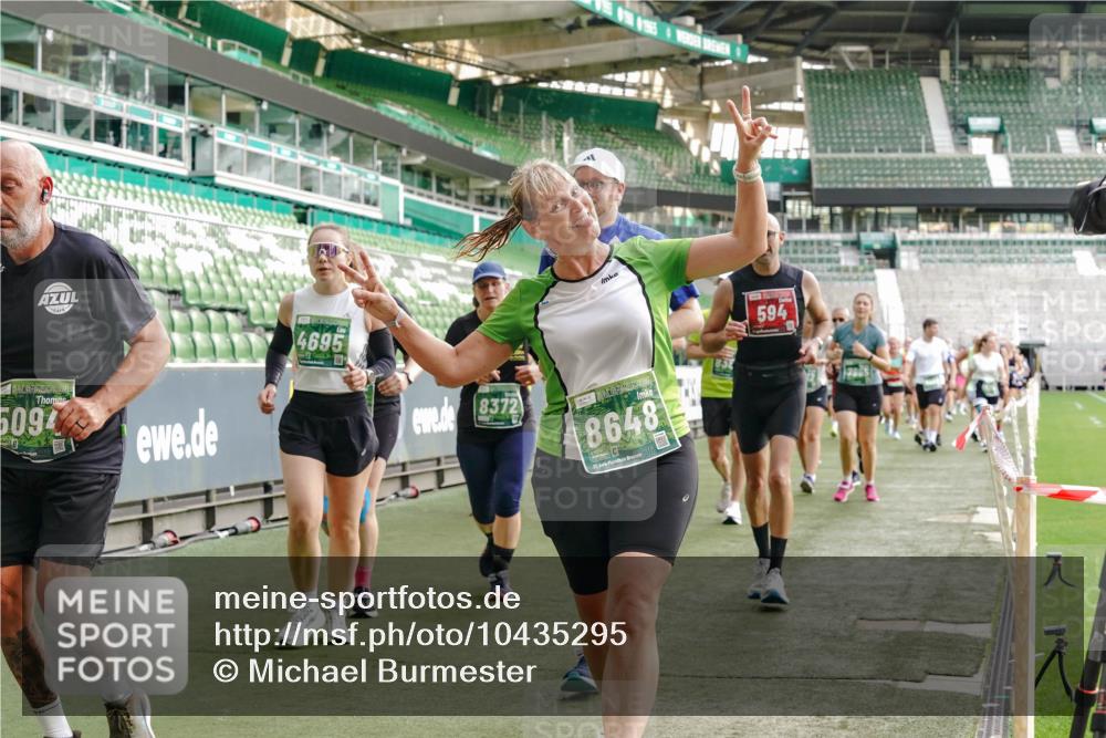 13.09.2026 - 21. swb-Marathon Bremen Michael Burmester http://msf.ph/oto/10435295 13.09.2026 13:33:54 Laufen im Stadion 155, 170, 193, 350, 428, 490, 594, 679, 709, 765, 786, 787, 916, 1001, 1026, 1048, 1051, 1098, 1292, 1377, 1444, 1553, 1557, 1560, 1591, 1592, 1607, 1661, 1703, 1760, 1772, 1784, 1827, 1996, 2077, 2132, 2226, 2230, 2231, 2320, 2338, 2374, 2399, 2400, 2451, 2456, 2479, 2511, 2514, 2515, 2539, 2543, 2616, 2630, 2641, 2718, 2735, 2757, 2769, 2787, 2791, 2982, 3014, 3345, 3443, 3503, 3547, 3577, 3601, 3614, 3660, 3708, 3709, 3720, 3797, 3875, 3901, 3911, 3952, 4001, 4014, 5151 meine-sportfotos.de