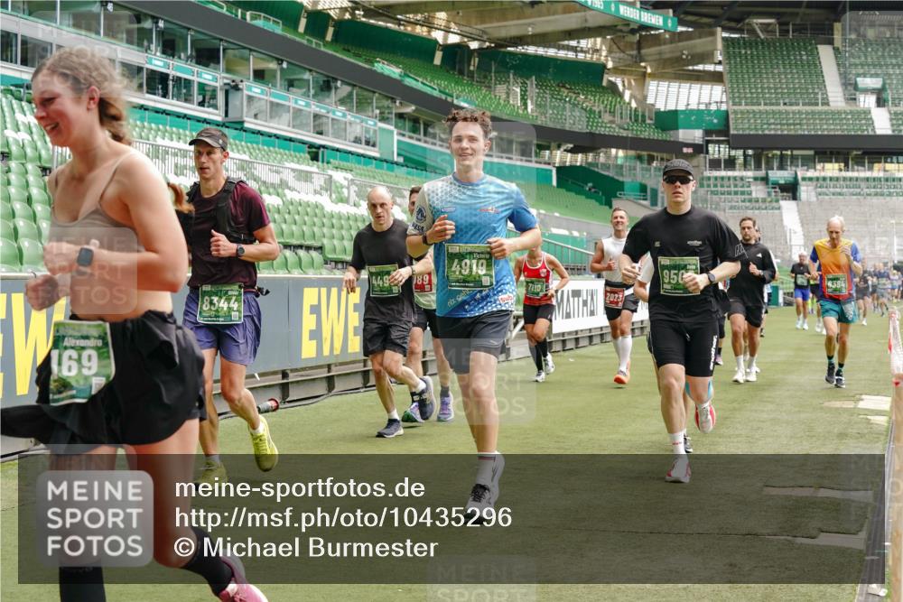13.09.2026 - 21. swb-Marathon Bremen Michael Burmester http://msf.ph/oto/10435296 13.09.2026 13:05:24 Laufen im Stadion 178, 209, 217, 244, 323, 394, 430, 454, 534, 536, 565, 647, 784, 891, 900, 1073, 1239, 1243, 1274, 1307, 1308, 1343, 1373, 1380, 1456, 1533, 1581, 1627, 1653, 1656, 1687, 1780, 1914, 1932, 1941, 2023, 2076, 2089, 2126, 2241, 2244, 2265, 2301, 2310, 2355, 2369, 2393, 2430, 2452, 2464, 2602, 2723, 2742, 2764, 2867, 2872, 2891, 2910, 2919, 2957, 2959, 2985, 3028, 3030, 3115, 3217, 3278, 3320, 3343, 3419, 3425, 3444, 3485, 3521, 3796, 3909, 242 meine-sportfotos.de