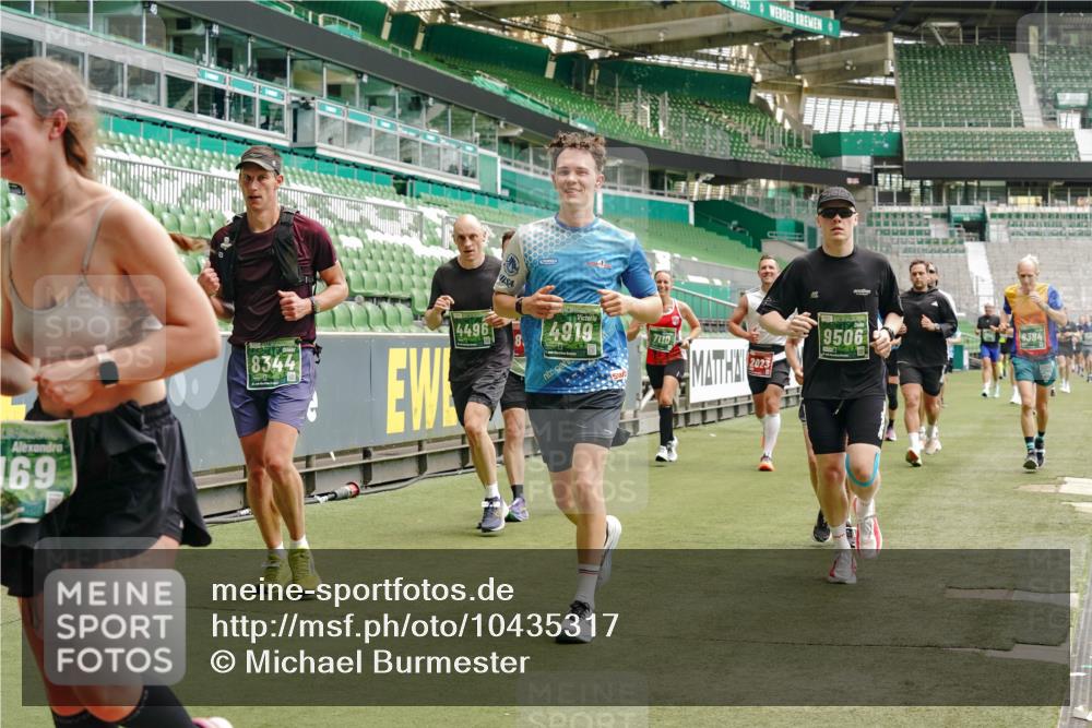 13.09.2026 - 21. swb-Marathon Bremen Michael Burmester http://msf.ph/oto/10435317 13.09.2026 13:05:24 Laufen im Stadion 178, 209, 217, 244, 323, 394, 430, 454, 534, 536, 565, 647, 784, 891, 900, 1073, 1239, 1243, 1274, 1307, 1308, 1343, 1373, 1380, 1456, 1533, 1581, 1627, 1653, 1656, 1687, 1780, 1914, 1932, 1941, 2023, 2076, 2089, 2126, 2241, 2244, 2265, 2301, 2310, 2355, 2369, 2393, 2430, 2452, 2464, 2602, 2723, 2742, 2764, 2867, 2872, 2891, 2910, 2919, 2957, 2959, 2985, 3028, 3030, 3115, 3217, 3278, 3320, 3343, 3419, 3425, 3444, 3485, 3521, 3796, 3909, 242 meine-sportfotos.de