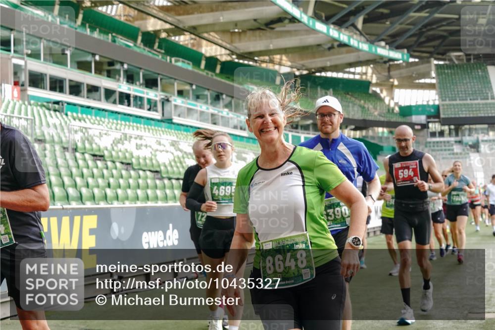 13.09.2026 - 21. swb-Marathon Bremen Michael Burmester http://msf.ph/oto/10435327 13.09.2026 13:33:54 Laufen im Stadion 155, 170, 193, 350, 428, 490, 594, 679, 709, 765, 786, 787, 916, 1001, 1026, 1048, 1051, 1098, 1292, 1377, 1444, 1553, 1557, 1560, 1591, 1592, 1607, 1661, 1703, 1760, 1772, 1784, 1827, 1996, 2077, 2132, 2226, 2230, 2231, 2320, 2338, 2374, 2399, 2400, 2451, 2456, 2479, 2511, 2514, 2515, 2539, 2543, 2616, 2630, 2641, 2718, 2735, 2757, 2769, 2787, 2791, 2982, 3014, 3345, 3443, 3503, 3547, 3577, 3601, 3614, 3660, 3708, 3709, 3720, 3797, 3875, 3901, 3911, 3952, 4001, 4014, 5151 meine-sportfotos.de