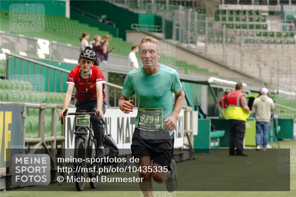 13.09.2026 - 21. swb-Marathon Bremen Michael Burmester http://msf.ph/oto/10435335 13.09.2026 12:37:38 Laufen im Stadion 346, 365, 466, 658, 895, 1090, 1118, 1288, 1385, 1485, 1583, 1604, 1754, 2073, 2141, 2352, 2585, 2670, 3080, 3606, 3617, 6112, 7244, 7650, 7768, 8075, 8077, 8081, 8729, 9399, 9522, 9617, 250, 272, 299, 525, 919, 1089, 1212, 2072, 5428, 7741 meine-sportfotos.de