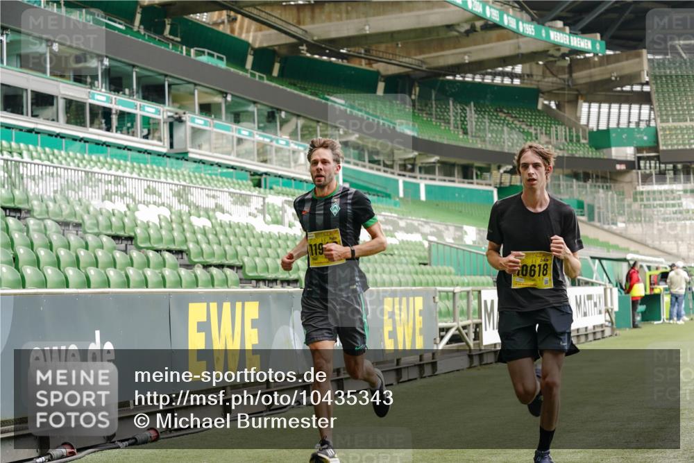 13.09.2026 - 21. swb-Marathon Bremen Michael Burmester http://msf.ph/oto/10435343 13.09.2026 10:25:37 Laufen im Stadion 10143, 10210, 10228, 10312, 10328, 10336, 10337, 10342, 10346, 10358, 10398, 10447, 10454, 10456, 10593, 10632, 10735, 10742, 10775, 10806, 10816, 10861, 10866, 10972, 10987, 10988, 11015, 11019, 11020, 11088, 11108, 11155, 11187, 11199, 11209, 11232, 11265, 11312, 11375, 11442, 11447, 11468, 11527, 11607, 11615, 11630, 11632, 11704, 11758, 11826, 11895, 11948, 12281, 12406, 12426, 12442, 12525, 13585 meine-sportfotos.de