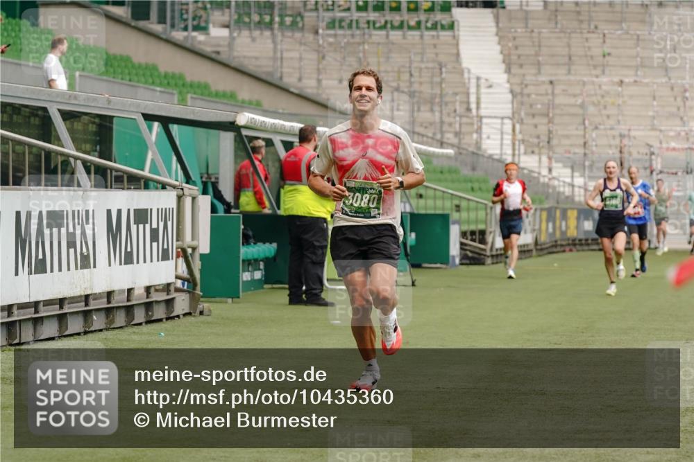 13.09.2026 - 21. swb-Marathon Bremen Michael Burmester http://msf.ph/oto/10435360 13.09.2026 12:37:41 Laufen im Stadion 346, 365, 466, 658, 895, 1090, 1118, 1288, 1385, 1485, 1583, 1604, 1754, 2073, 2141, 2352, 2585, 2670, 3080, 3606, 3617, 6112, 7244, 7650, 7768, 8077, 8081, 8729, 9399, 9522, 9617, 250, 272, 299, 525, 919, 1089, 1212, 2072, 5428, 7741 meine-sportfotos.de