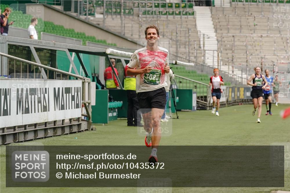 13.09.2026 - 21. swb-Marathon Bremen Michael Burmester http://msf.ph/oto/10435372 13.09.2026 12:37:41 Laufen im Stadion 346, 365, 466, 658, 895, 1090, 1118, 1288, 1385, 1485, 1583, 1604, 1754, 2073, 2141, 2352, 2585, 2670, 3080, 3606, 3617, 6112, 7244, 7650, 7768, 8077, 8081, 8729, 9399, 9522, 9617, 250, 272, 299, 525, 919, 1089, 1212, 2072, 5428, 7741 meine-sportfotos.de