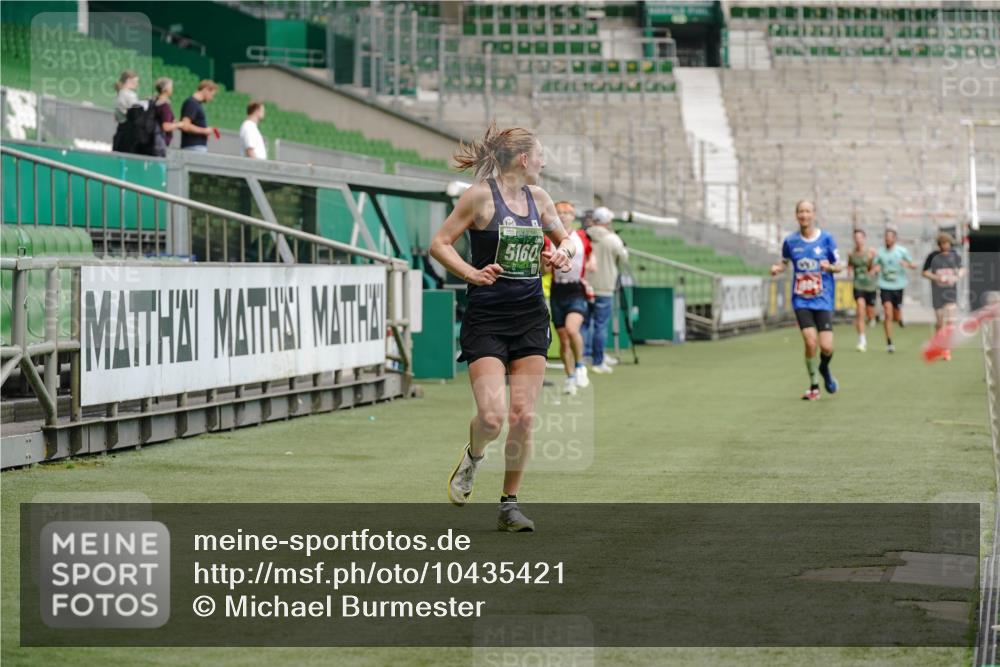 13.09.2026 - 21. swb-Marathon Bremen Michael Burmester http://msf.ph/oto/10435421 13.09.2026 12:37:50 Laufen im Stadion 277, 346, 466, 658, 895, 1090, 1118, 1320, 1323, 1385, 1485, 1583, 1604, 1754, 1911, 2073, 2141, 2352, 2585, 2670, 3080, 3606, 3617, 6112, 7244, 7650, 7768, 8077, 8081, 8729, 9399, 9522, 9617, 250, 272, 299, 525, 919, 1089, 1212, 2072, 5428, 7741 meine-sportfotos.de