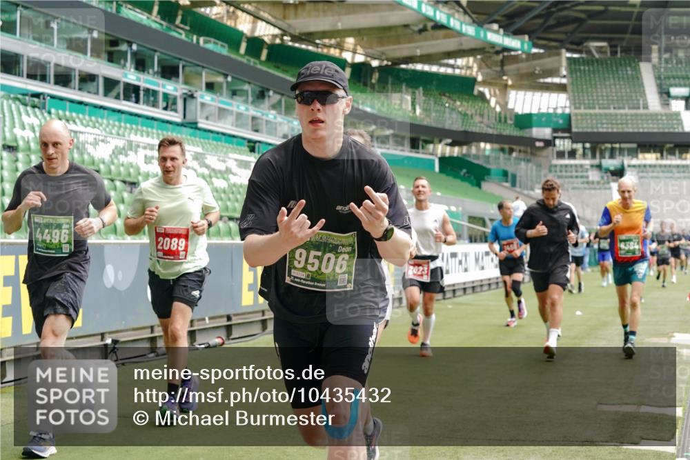 13.09.2026 - 21. swb-Marathon Bremen Michael Burmester http://msf.ph/oto/10435432 13.09.2026 13:05:26 Laufen im Stadion 109, 178, 217, 244, 323, 394, 430, 454, 534, 536, 565, 647, 784, 891, 900, 1073, 1239, 1243, 1274, 1307, 1308, 1373, 1380, 1456, 1533, 1581, 1627, 1653, 1656, 1687, 1780, 1914, 1932, 1941, 2023, 2076, 2089, 2126, 2241, 2244, 2265, 2301, 2310, 2355, 2369, 2393, 2430, 2452, 2464, 2602, 2723, 2742, 2764, 2867, 2872, 2891, 2910, 2919, 2957, 2959, 2985, 3028, 3030, 3115, 3217, 3278, 3320, 3343, 3419, 3425, 3444, 3485, 3521, 3796, 3909, 242 meine-sportfotos.de