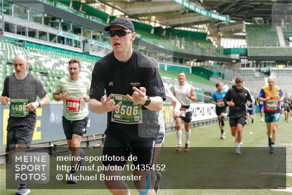 13.09.2026 - 21. swb-Marathon Bremen Michael Burmester http://msf.ph/oto/10435452 13.09.2026 13:05:26 Laufen im Stadion 109, 178, 217, 244, 323, 394, 430, 454, 534, 536, 565, 647, 784, 891, 900, 1073, 1239, 1243, 1274, 1307, 1308, 1373, 1380, 1456, 1533, 1581, 1627, 1653, 1656, 1687, 1780, 1914, 1932, 1941, 2023, 2076, 2089, 2126, 2241, 2244, 2265, 2301, 2310, 2355, 2369, 2393, 2430, 2452, 2464, 2602, 2723, 2742, 2764, 2867, 2872, 2891, 2910, 2919, 2957, 2959, 2985, 3028, 3030, 3115, 3217, 3278, 3320, 3343, 3419, 3425, 3444, 3485, 3521, 3796, 3909, 242 meine-sportfotos.de