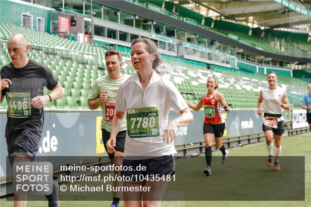 13.09.2026 - 21. swb-Marathon Bremen Michael Burmester http://msf.ph/oto/10435481 13.09.2026 13:05:27 Laufen im Stadion 109, 178, 217, 244, 323, 394, 430, 454, 534, 536, 565, 647, 784, 891, 900, 1073, 1239, 1243, 1274, 1307, 1308, 1373, 1380, 1456, 1533, 1581, 1627, 1653, 1656, 1687, 1780, 1914, 1932, 1941, 2023, 2076, 2089, 2126, 2241, 2244, 2265, 2301, 2310, 2355, 2369, 2393, 2430, 2452, 2464, 2602, 2723, 2742, 2764, 2867, 2872, 2891, 2910, 2919, 2957, 2959, 2985, 3028, 3030, 3115, 3217, 3278, 3320, 3343, 3419, 3425, 3444, 3485, 3521, 3796, 3909, 242 meine-sportfotos.de