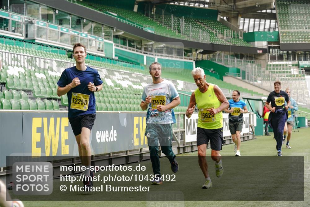 13.09.2026 - 21. swb-Marathon Bremen Michael Burmester http://msf.ph/oto/10435492 13.09.2026 10:25:50 Laufen im Stadion 10143, 10210, 10214, 10228, 10312, 10318, 10328, 10336, 10337, 10342, 10346, 10352, 10358, 10398, 10436, 10445, 10447, 10454, 10456, 10536, 10593, 10632, 10735, 10742, 10775, 10806, 10816, 10861, 10866, 10987, 10988, 11015, 11019, 11020, 11088, 11108, 11130, 11155, 11187, 11199, 11209, 11232, 11265, 11279, 11312, 11375, 11442, 11447, 11468, 11527, 11607, 11615, 11630, 11632, 11704, 11758, 11826, 11948, 12281, 12406, 12426, 12525, 13585 meine-sportfotos.de
